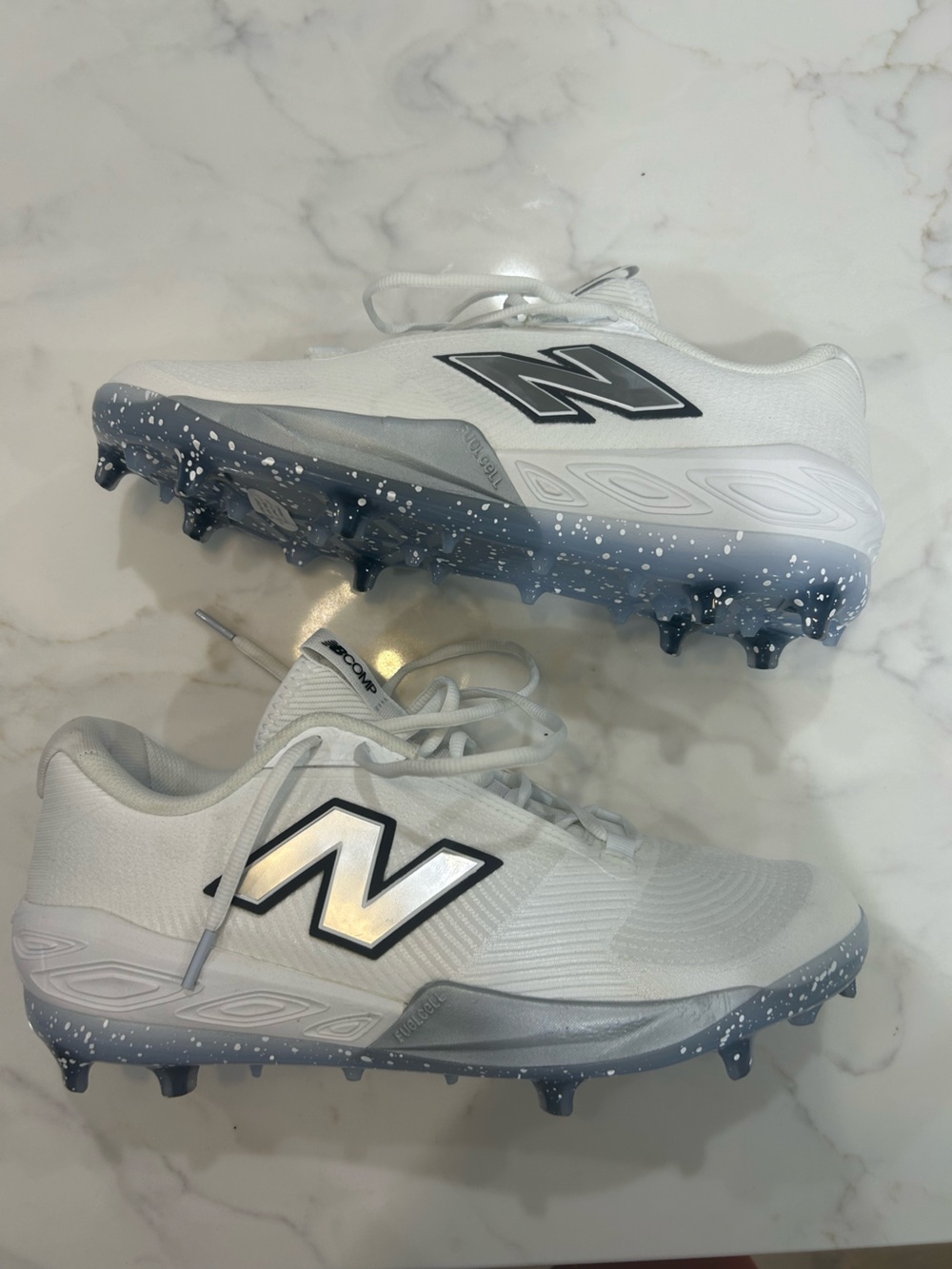 Men’s White New Balance FuelCell Compv4 Baseball Cleats Size 11.5